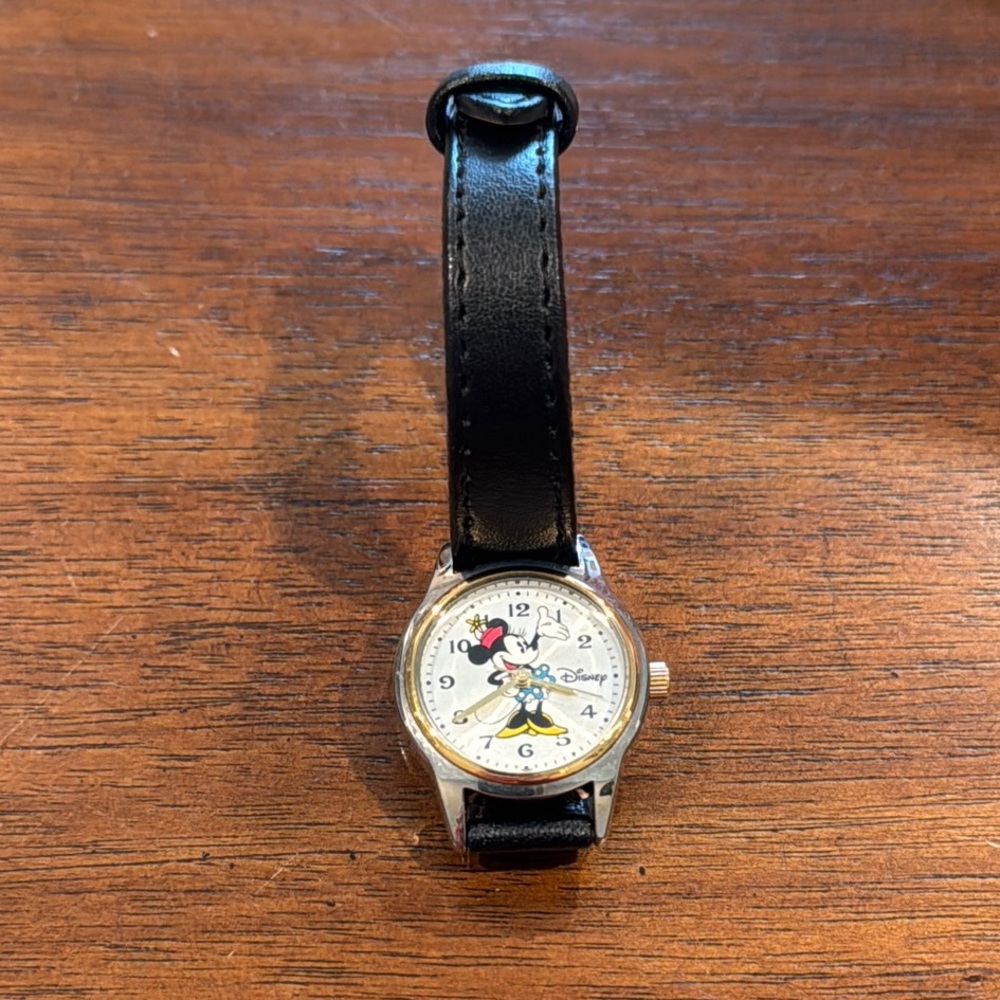 Disney Minnie Mouse Watch — Faux Leather Strap